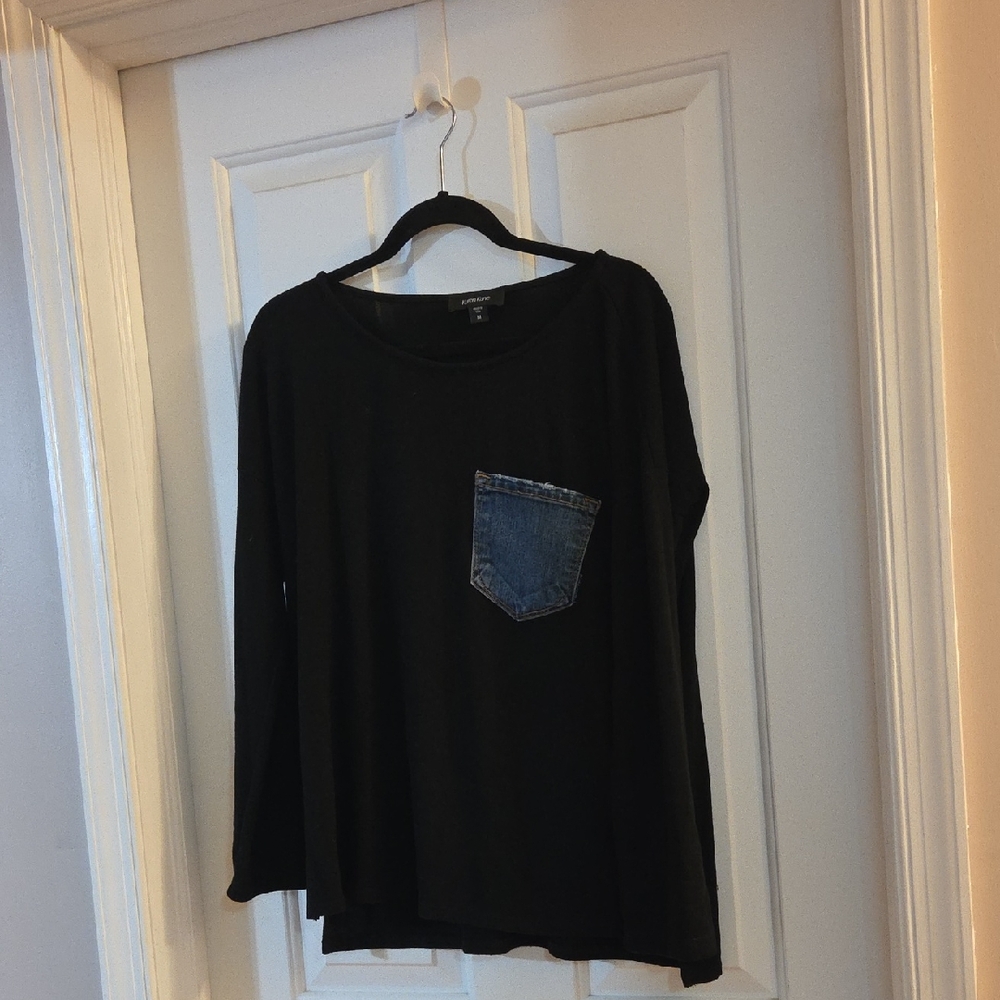 Karen Kane Black Top with Denim Accent Medium